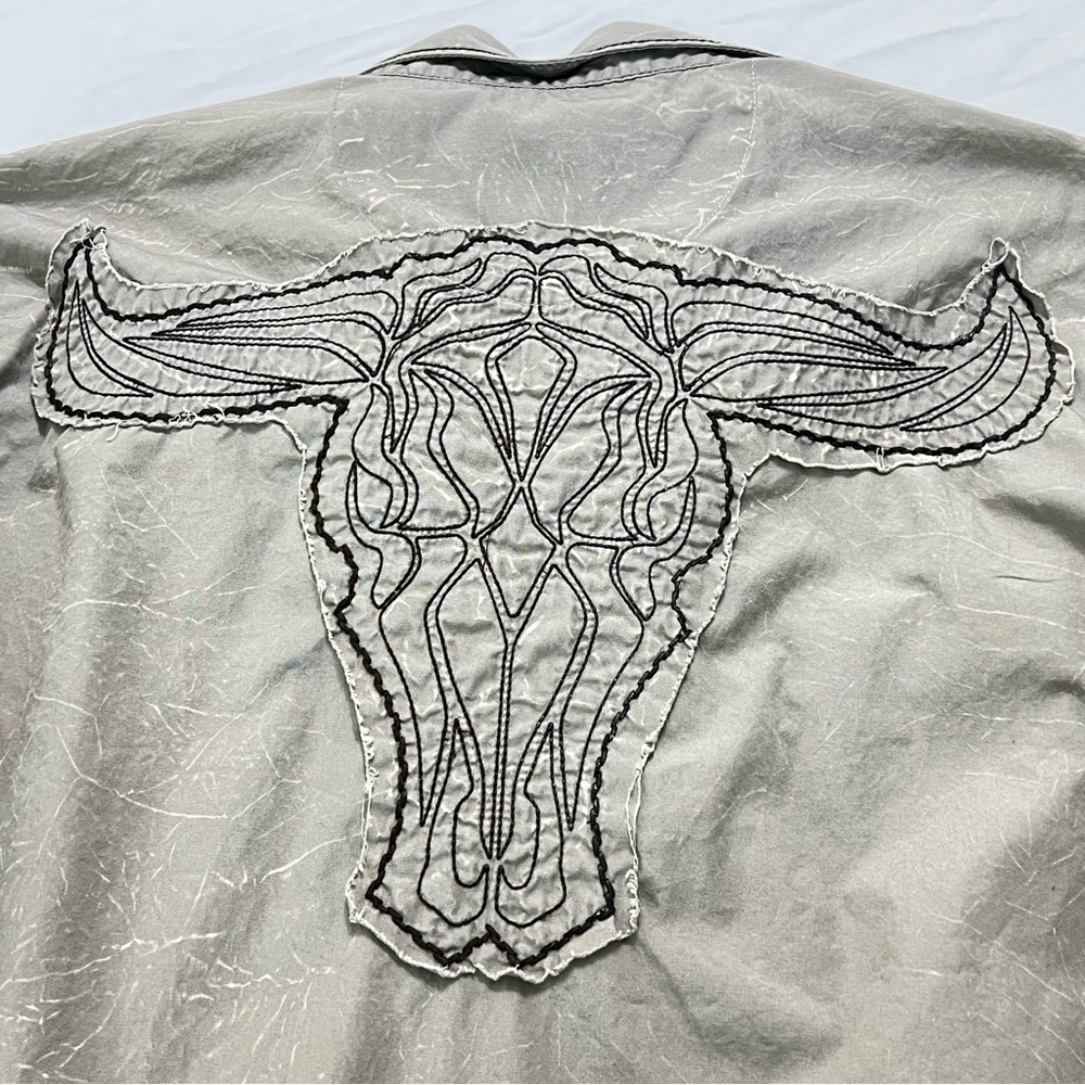 Wrangler Rock 47 Men's Size L Pearl Snap Shirt Bull Skull Western Taupe - Picture 11 of 11